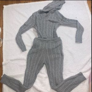 Gray Knit Cropped Sweater And Leggings Set Size M/L